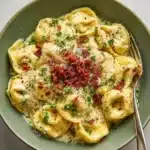 Creamy Tortellini Carbonara: A Delicious and Easy Recipe